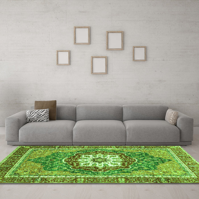 Machine Washable Persian Green Traditional Area Rugs in a Living Room,, wshabs3261grn