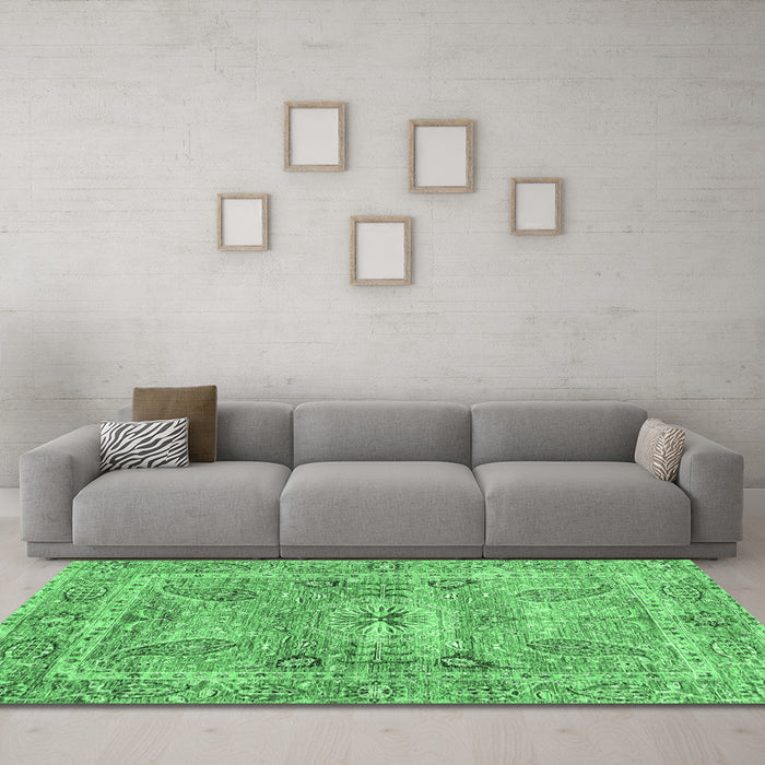 Machine Washable Oriental Emerald Green Traditional Area Rugs in a Living Room,, wshabs3262emgrn