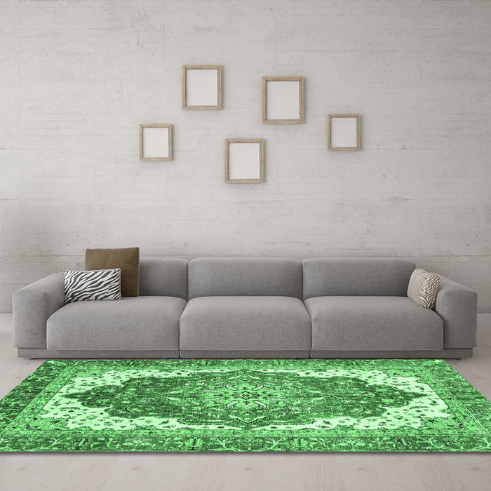 Machine Washable Persian Emerald Green Traditional Area Rugs in a Living Room,, wshabs3263emgrn
