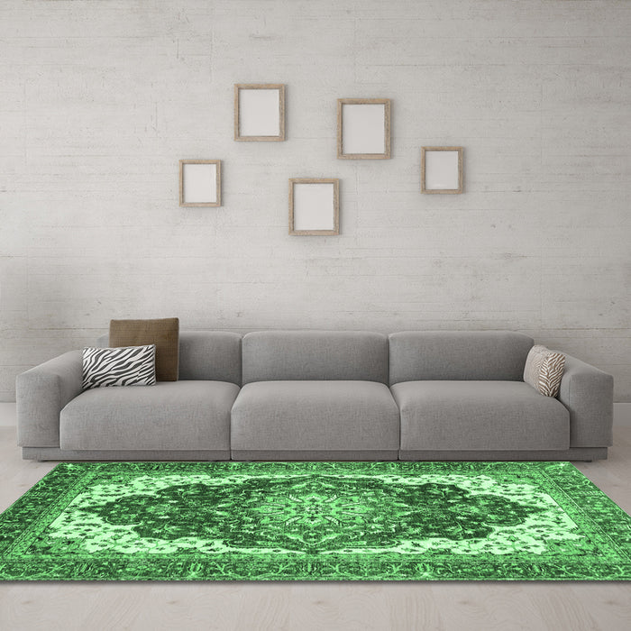 Machine Washable Persian Emerald Green Traditional Area Rugs in a Living Room,, wshabs3265emgrn