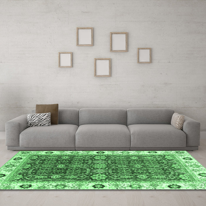Machine Washable Oriental Emerald Green Traditional Area Rugs in a Living Room,, wshabs3267emgrn