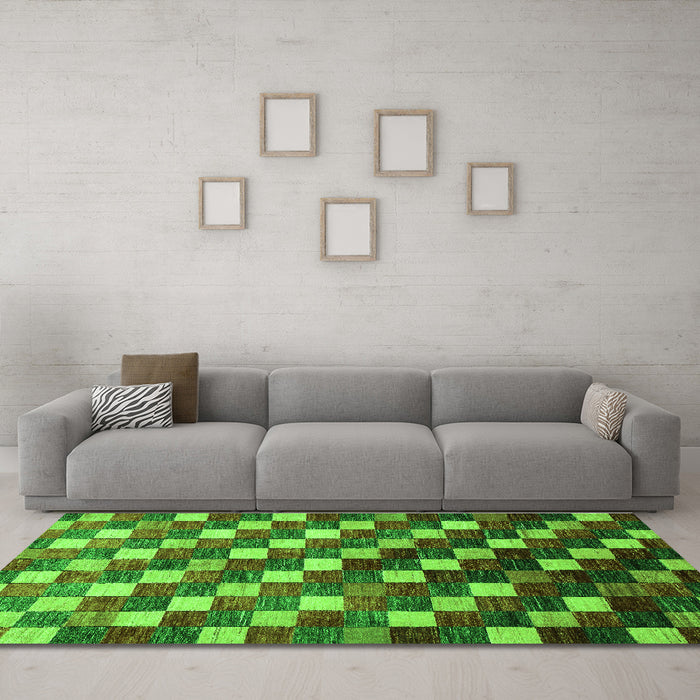 Machine Washable Checkered Green Modern Area Rugs in a Living Room,, wshabs326grn
