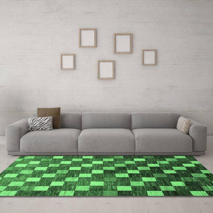 Machine Washable Checkered Emerald Green Modern Area Rugs in a Living Room,, wshabs326emgrn