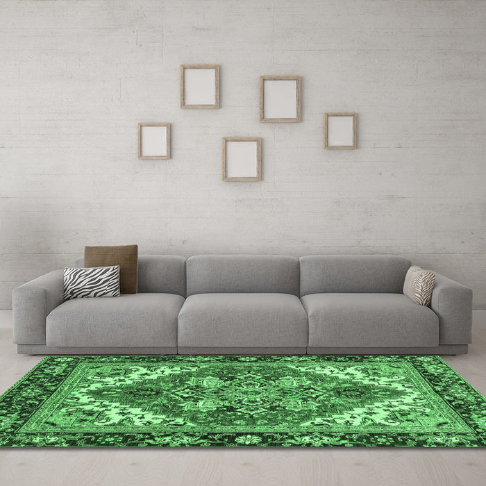 Machine Washable Persian Emerald Green Traditional Area Rugs in a Living Room,, wshabs3271emgrn