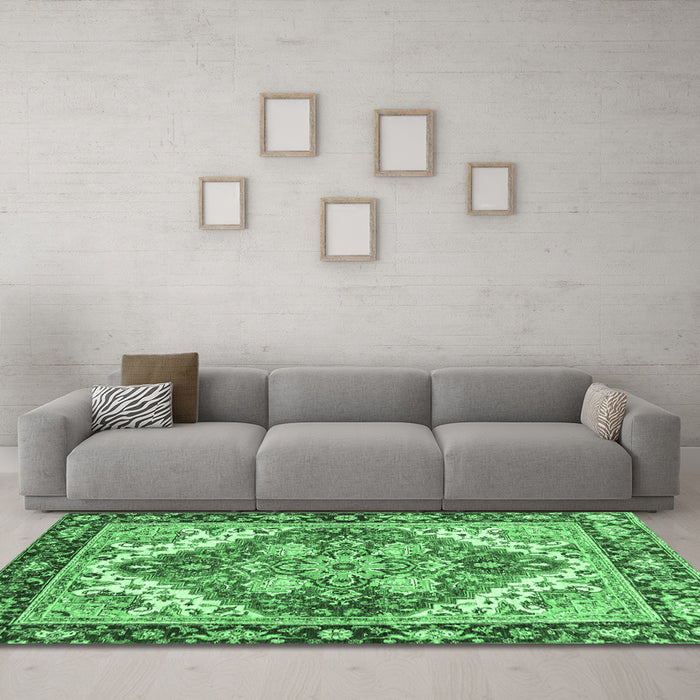 Machine Washable Persian Emerald Green Traditional Area Rugs in a Living Room,, wshabs3274emgrn