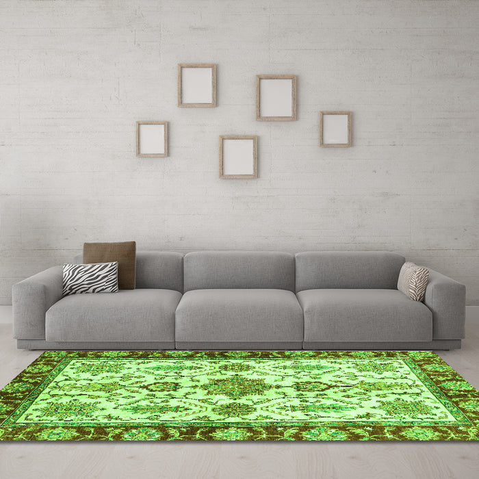 Machine Washable Oriental Green Traditional Area Rugs in a Living Room,, wshabs3275grn