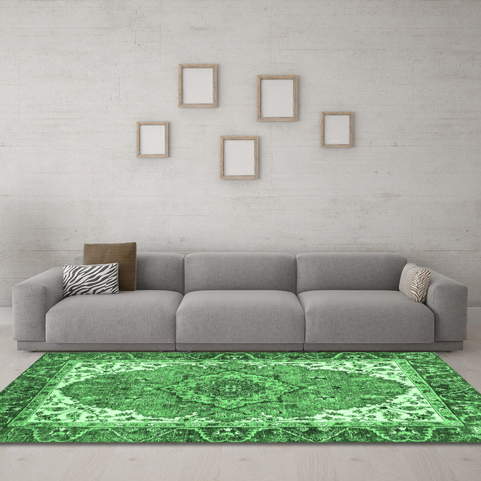 Machine Washable Persian Emerald Green Traditional Area Rugs in a Living Room,, wshabs3277emgrn