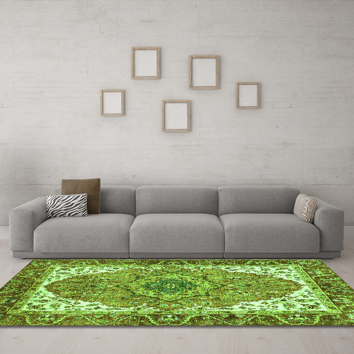 Machine Washable Persian Green Traditional Area Rugs in a Living Room,, wshabs3277grn
