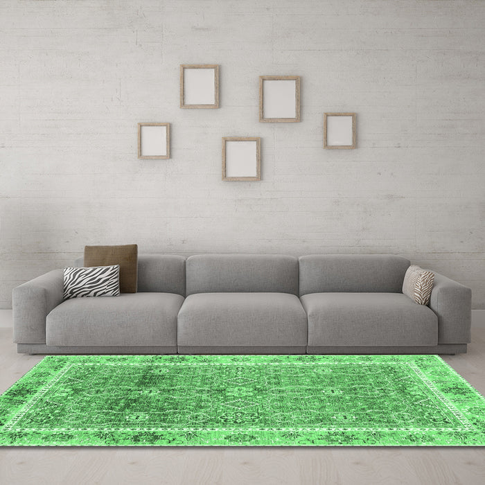 Machine Washable Oriental Emerald Green Traditional Area Rugs in a Living Room,, wshabs3290emgrn