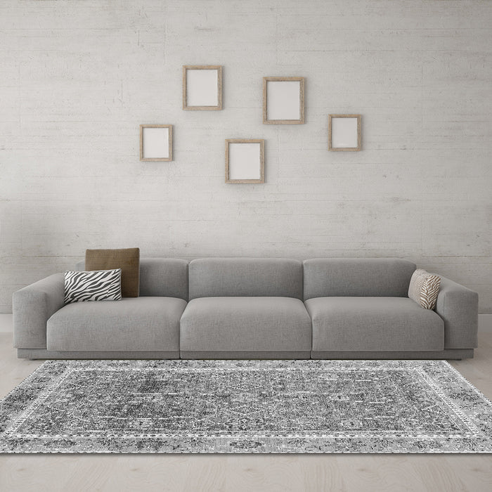 Machine Washable Oriental Gray Traditional Rug in a Living Room,, wshabs3290gry