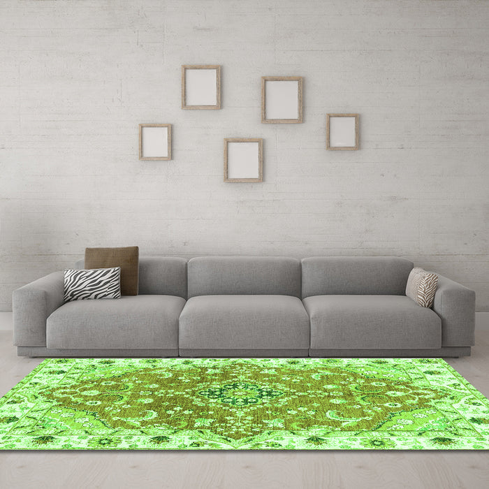 Machine Washable Abstract Green Modern Area Rugs in a Living Room,, wshabs3292grn