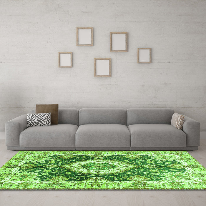 Machine Washable Abstract Green Modern Area Rugs in a Living Room,, wshabs3293grn