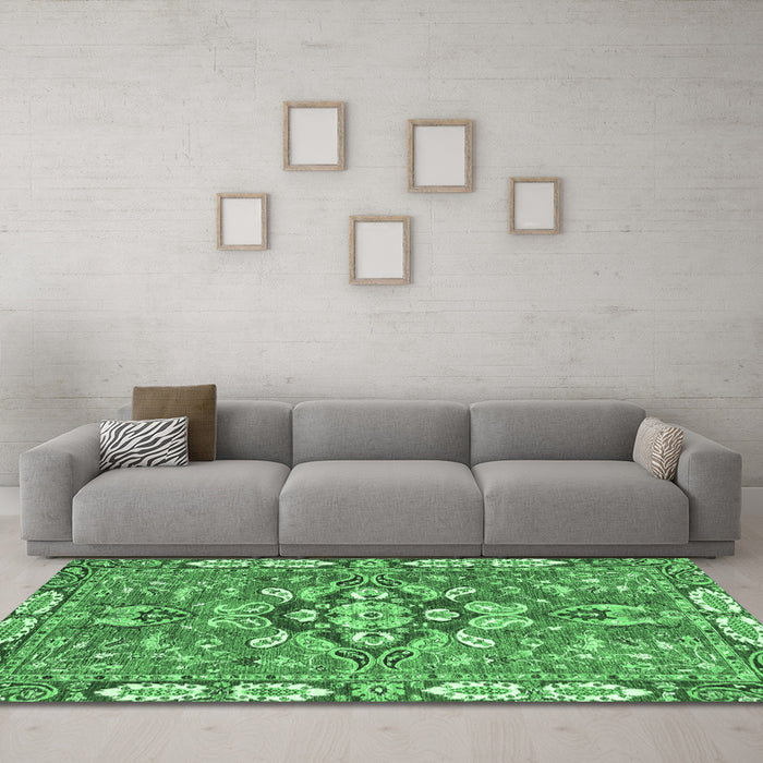 Machine Washable Geometric Emerald Green Traditional Area Rugs in a Living Room,, wshabs3296emgrn