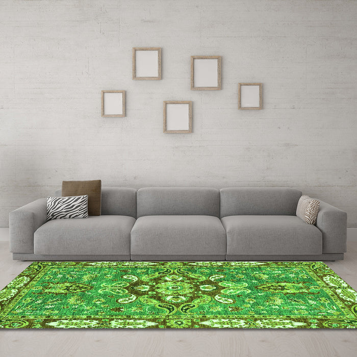 Machine Washable Geometric Green Traditional Area Rugs in a Living Room,, wshabs3296grn