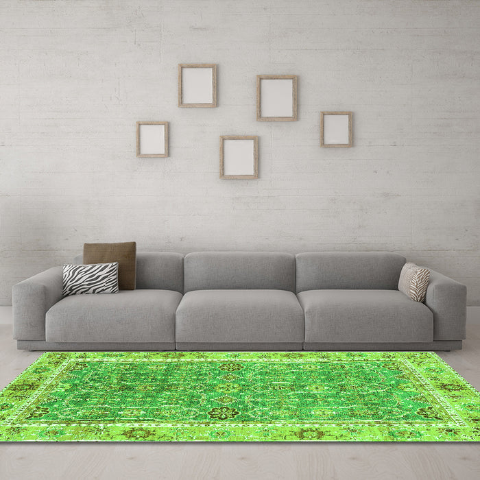 Machine Washable Oriental Green Traditional Area Rugs in a Living Room,, wshabs3297grn