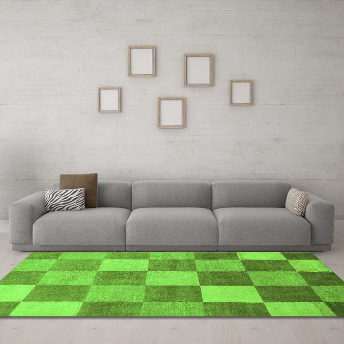 Machine Washable Checkered Green Modern Area Rugs in a Living Room,, wshabs329grn