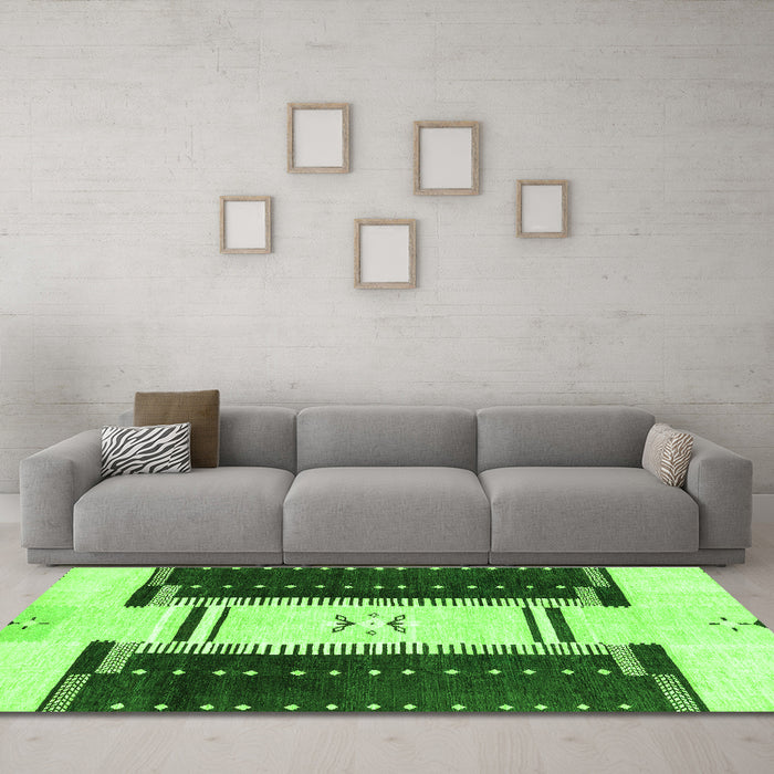 Machine Washable Abstract Green Modern Area Rugs in a Living Room,, wshabs3303grn