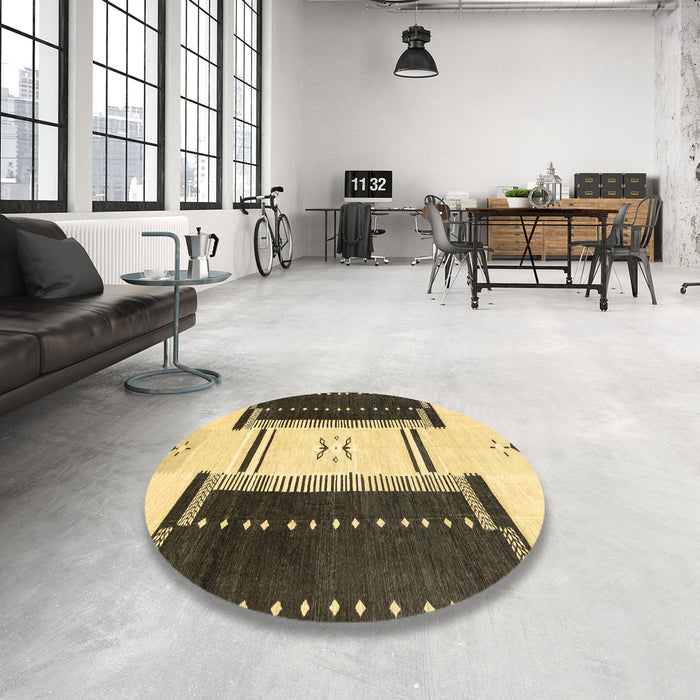 Round Abstract Dark Brown Modern Rug in a Office, abs3303