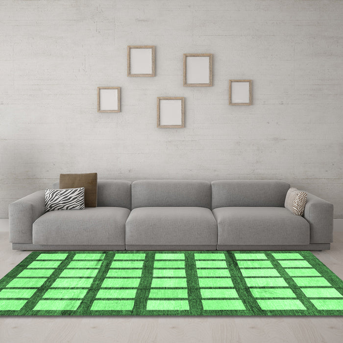 Machine Washable Checkered Emerald Green Modern Area Rugs in a Living Room,, wshabs3309emgrn