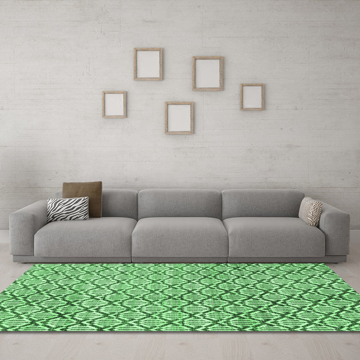 Machine Washable Abstract Emerald Green Modern Area Rugs in a Living Room,, wshabs3311emgrn