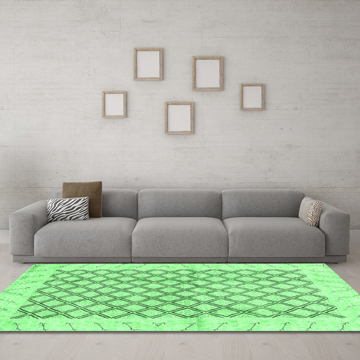 Machine Washable Abstract Emerald Green Modern Area Rugs in a Living Room,, wshabs3313emgrn
