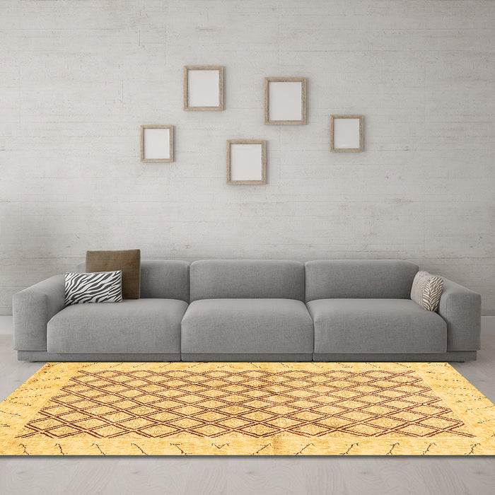 Machine Washable Abstract Brown Modern Rug in a Living Room,, wshabs3313brn
