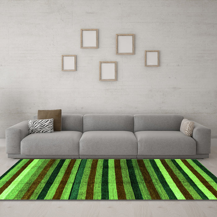 Machine Washable Abstract Green Modern Area Rugs in a Living Room,, wshabs3316grn