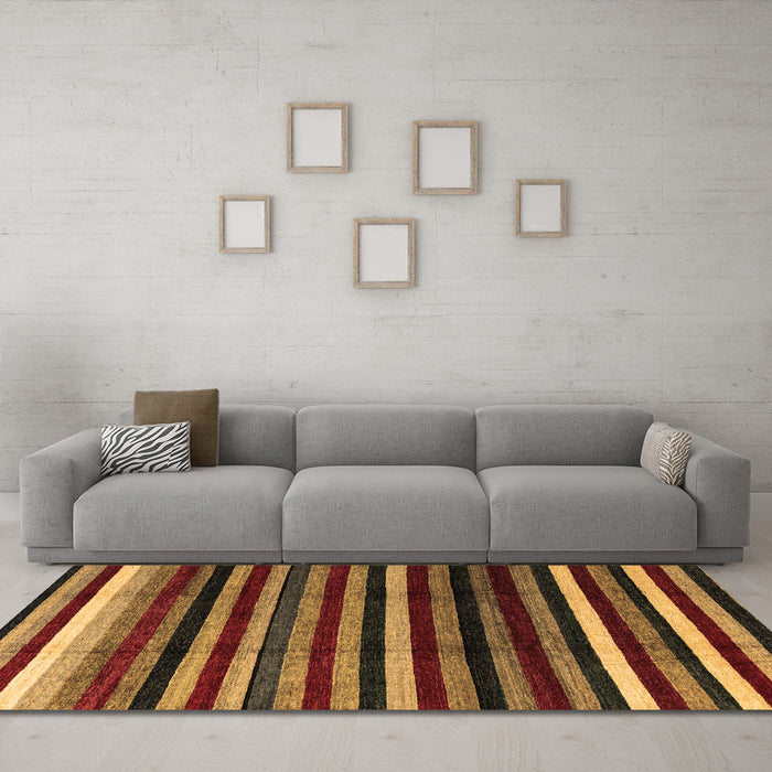 Machine Washable Abstract Brown Modern Rug in a Living Room,, wshabs3316brn