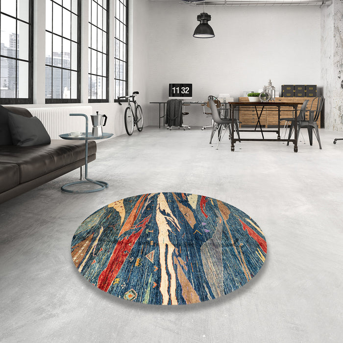 Round Abstract Black Modern Rug in a Office, abs3324