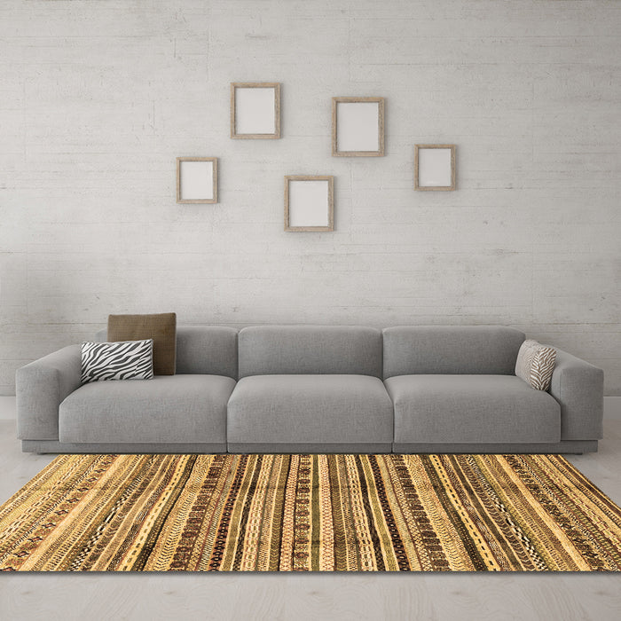 Machine Washable Abstract Brown Modern Rug in a Living Room,, wshabs3330brn