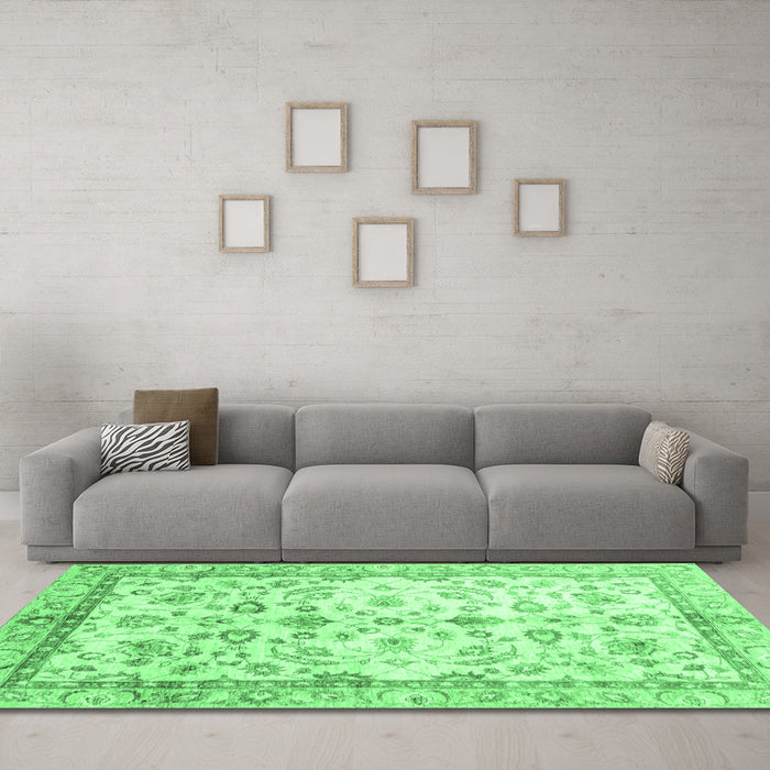 Machine Washable Oriental Emerald Green Traditional Area Rugs in a Living Room,, wshabs3338emgrn
