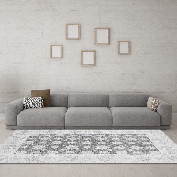 Machine Washable Oriental Gray Traditional Rug in a Living Room,, wshabs3339gry
