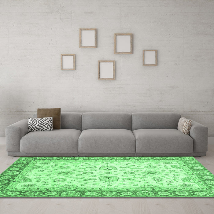 Machine Washable Oriental Emerald Green Traditional Area Rugs in a Living Room,, wshabs3340emgrn
