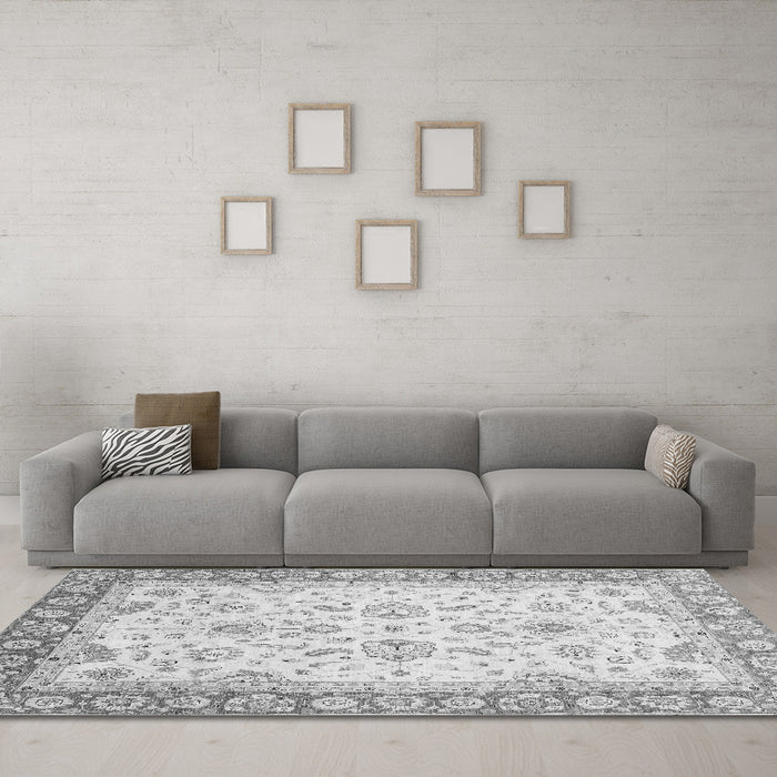Machine Washable Oriental Gray Traditional Rug in a Living Room,, wshabs3340gry