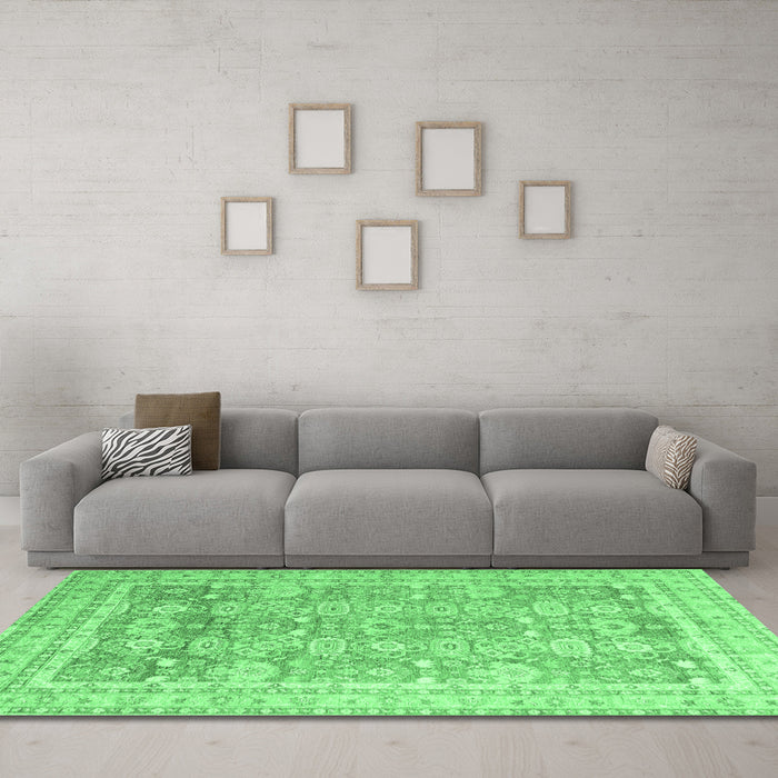 Machine Washable Oriental Emerald Green Traditional Area Rugs in a Living Room,, wshabs3342emgrn