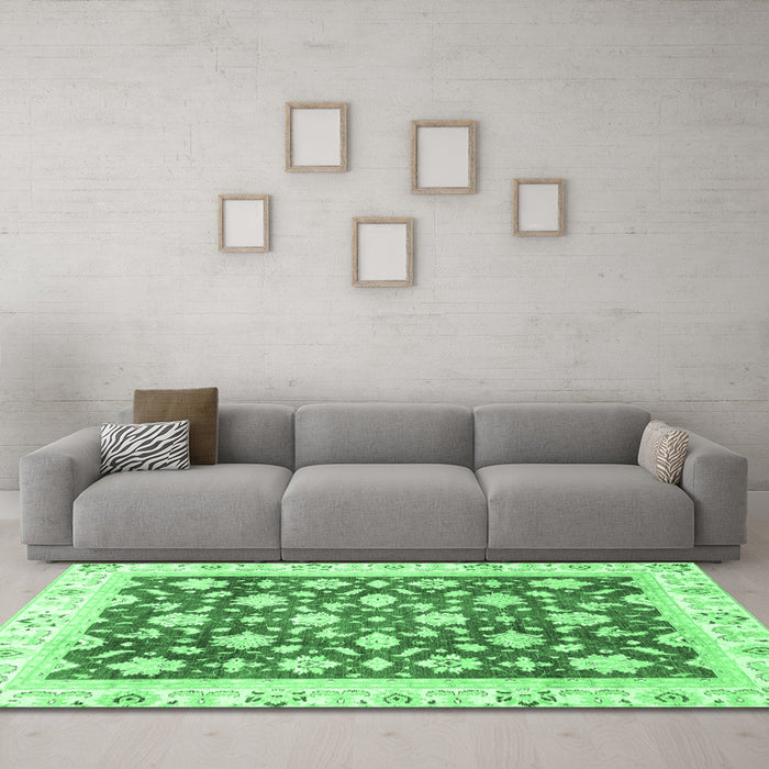 Machine Washable Oriental Emerald Green Traditional Area Rugs in a Living Room,, wshabs3343emgrn