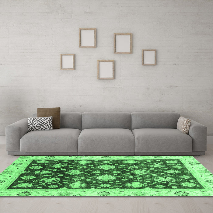Machine Washable Oriental Emerald Green Traditional Area Rugs in a Living Room,, wshabs3344emgrn