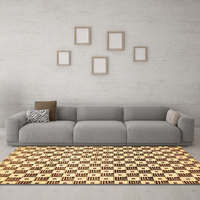 Machine Washable Checkered Brown Modern Rug in a Living Room,, wshabs334brn