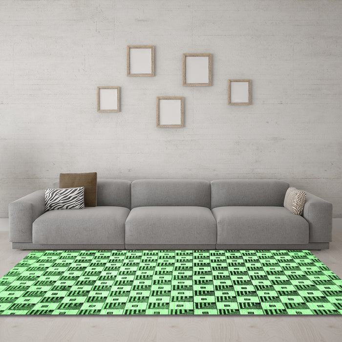 Machine Washable Checkered Emerald Green Modern Area Rugs in a Living Room,, wshabs334emgrn