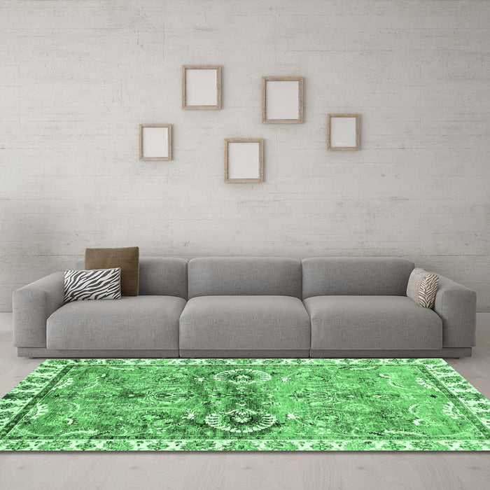 Machine Washable Oriental Emerald Green Traditional Area Rugs in a Living Room,, wshabs3353emgrn