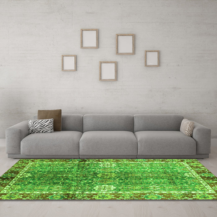 Machine Washable Oriental Green Traditional Area Rugs in a Living Room,, wshabs3371grn