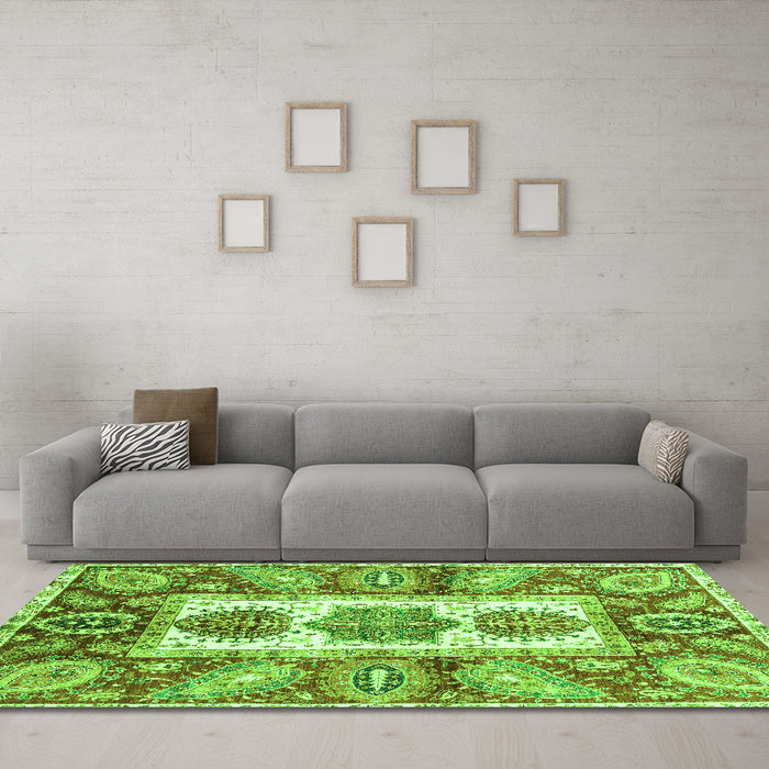 Machine Washable Abstract Green Modern Area Rugs in a Living Room,, wshabs3378grn