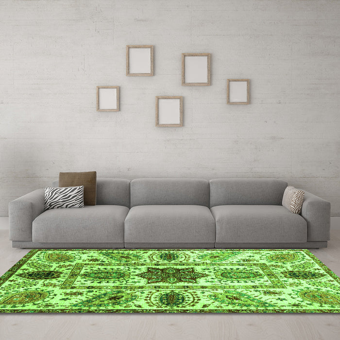 Machine Washable Oriental Green Modern Area Rugs in a Living Room,, wshabs3379grn
