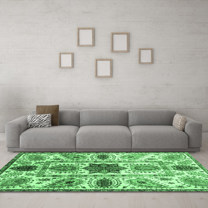 Machine Washable Oriental Emerald Green Modern Area Rugs in a Living Room,, wshabs3379emgrn