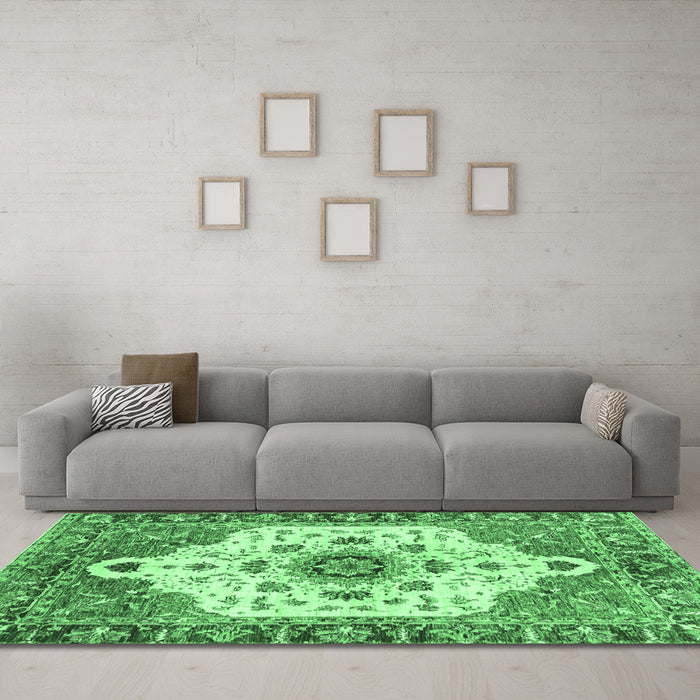 Machine Washable Oriental Emerald Green Modern Area Rugs in a Living Room,, wshabs3381emgrn