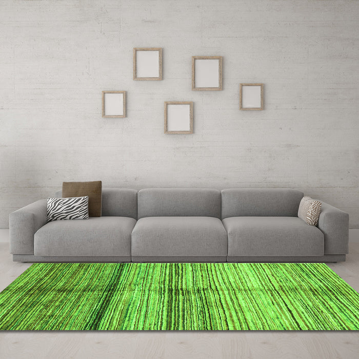 Machine Washable Oriental Green Modern Area Rugs in a Living Room,, wshabs3384grn