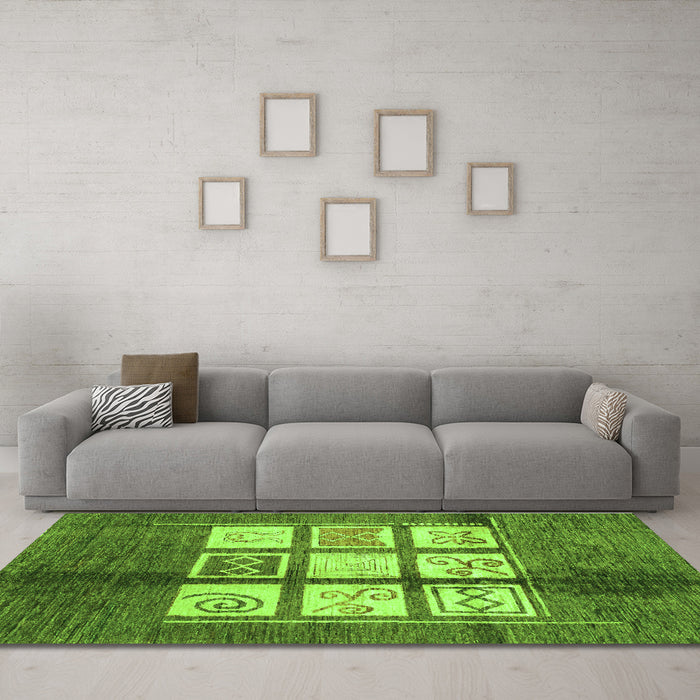 Machine Washable Oriental Green Modern Area Rugs in a Living Room,, wshabs3385grn