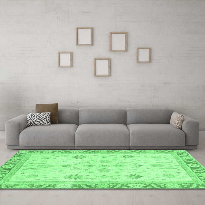 Machine Washable Oriental Emerald Green Modern Area Rugs in a Living Room,, wshabs3387emgrn