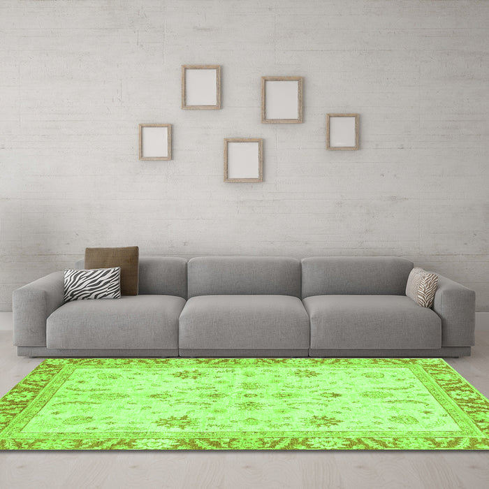 Machine Washable Oriental Green Modern Area Rugs in a Living Room,, wshabs3387grn