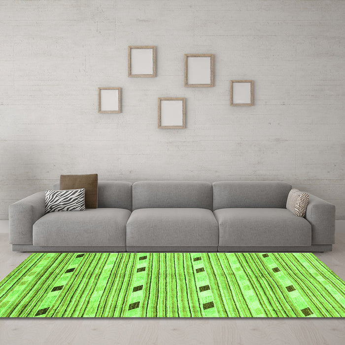 Machine Washable Oriental Green Modern Area Rugs in a Living Room,, wshabs3388grn